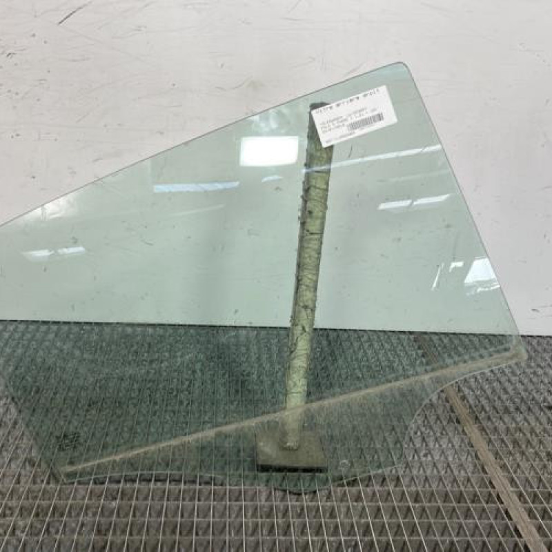 Vitre arriere droit VOLKSWAGEN POLO 5 Photo n°1