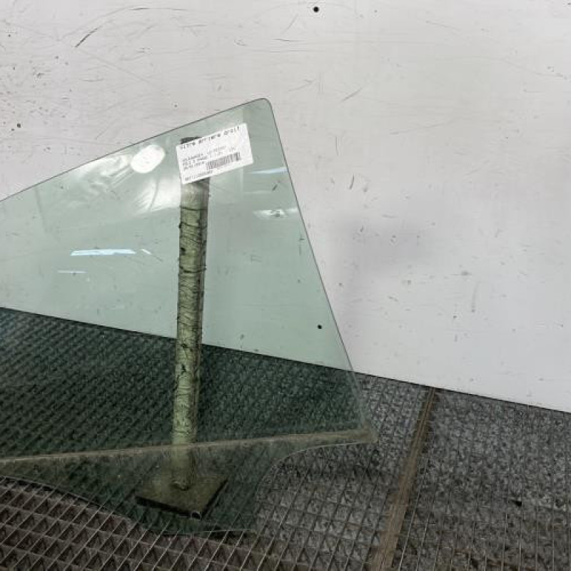 Vitre arriere droit VOLKSWAGEN POLO 5 Photo n°2