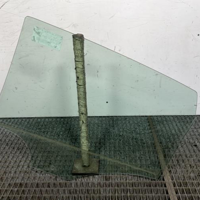 Vitre arriere droit VOLKSWAGEN POLO 5 Photo n°4