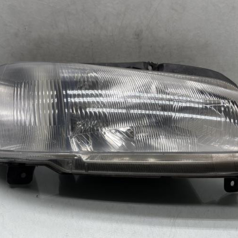 Optique avant principal droit (feux)(phare) PEUGEOT 106 Photo n°1