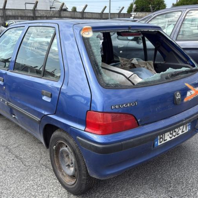 Optique avant principal droit (feux)(phare) PEUGEOT 106 Photo n°9