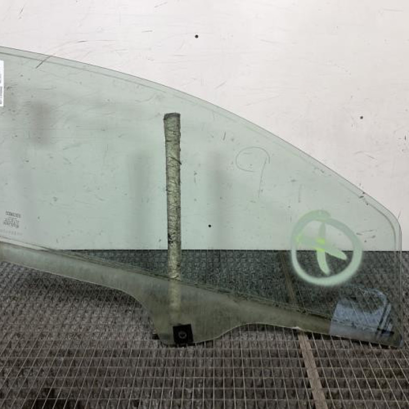 Vitre avant gauche FIAT GRANDE PUNTO Photo n°4
