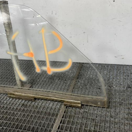 Vitre avant droit PEUGEOT 205