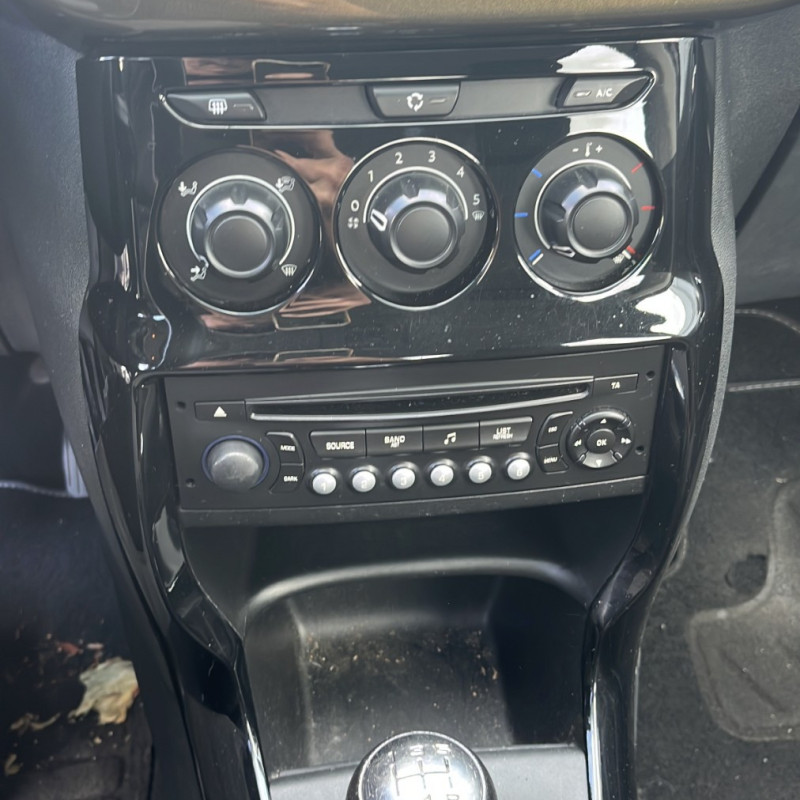 CITROEN C3 2 PHASE 1 1.4 HDI - 8V TURBO Photo n°9