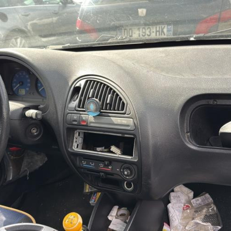 Optique avant principal gauche (feux)(phare) CITROEN SAXO Photo n°16