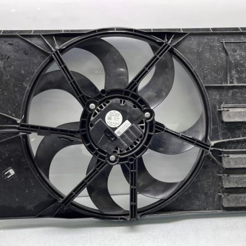 Moto ventilateur radiateur VOLKSWAGEN GOLF 8 Photo n°1