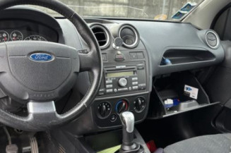 Aile avant droit FORD FIESTA 5