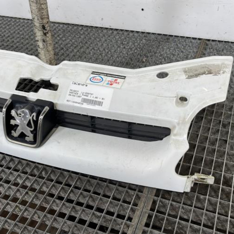 Calandre PEUGEOT PARTNER 1 Photo n°3