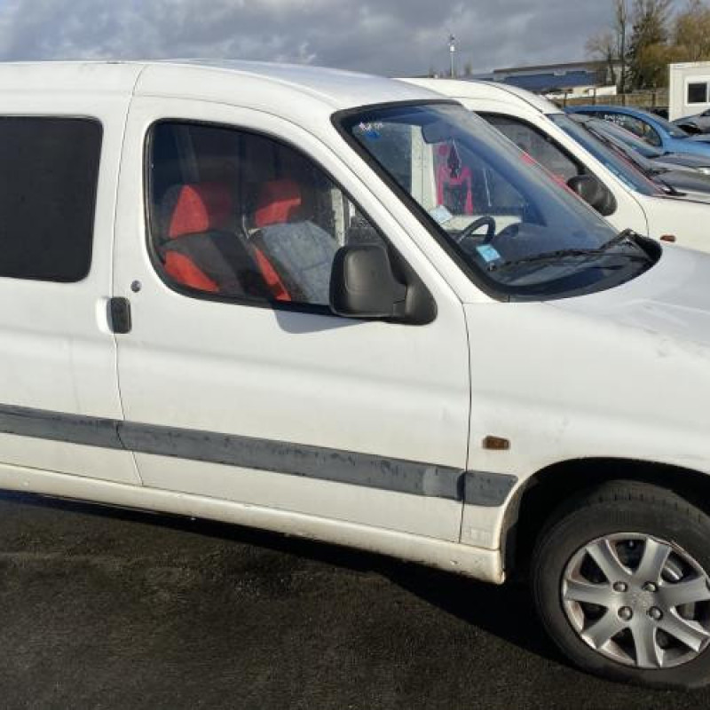 Calandre PEUGEOT PARTNER 1 Photo n°11