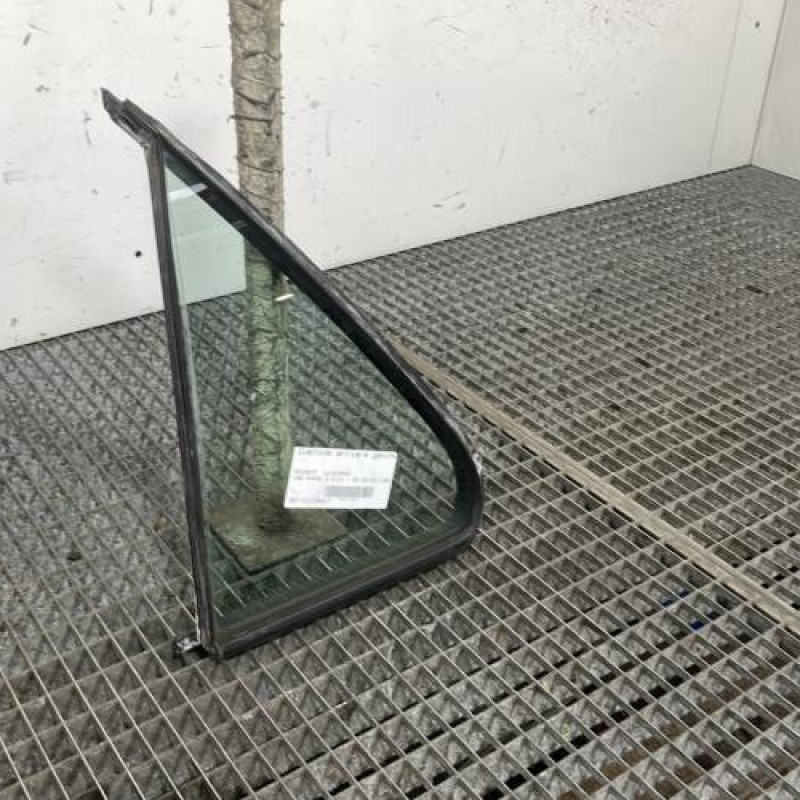 Custode arriere gauche (porte) PEUGEOT 106 Photo n°3