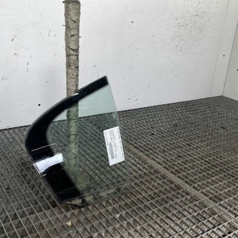 Custode arriere droit (porte) VOLKSWAGEN PASSAT 5 Photo n°2