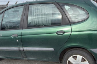 Custode avant droit (porte) RENAULT SCENIC 1
