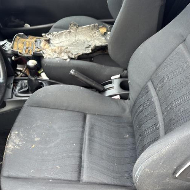 Custode avant gauche (porte) PEUGEOT 207 Photo n°15