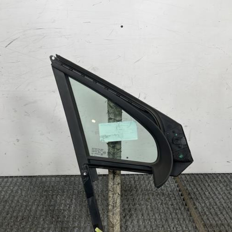 Custode avant gauche (porte) PEUGEOT 208 1 Photo n°4