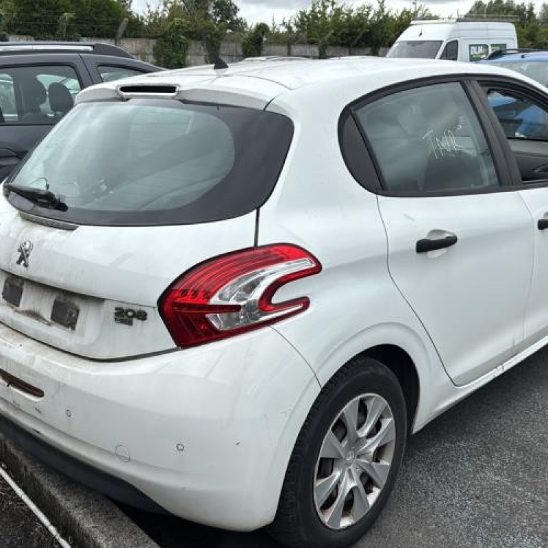 Custode avant gauche (porte) PEUGEOT 208 1 Photo n°7