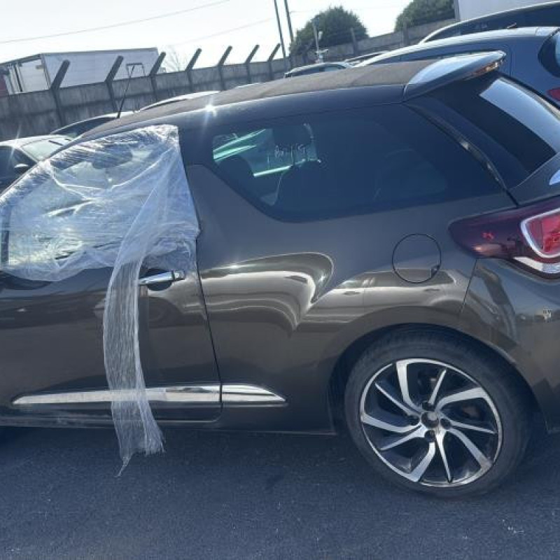 Pare choc arriere CITROEN DS3 Photo n°17