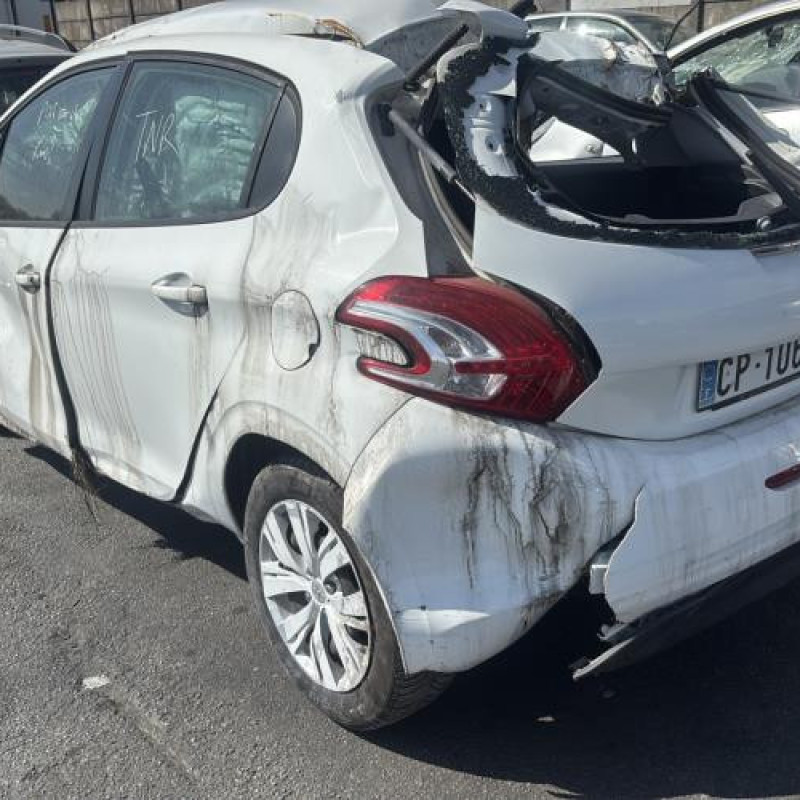 Custode avant gauche (porte) PEUGEOT 208 1 Photo n°8