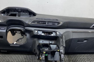 Planche de bord complete PEUGEOT 3008 2 Photo n°1