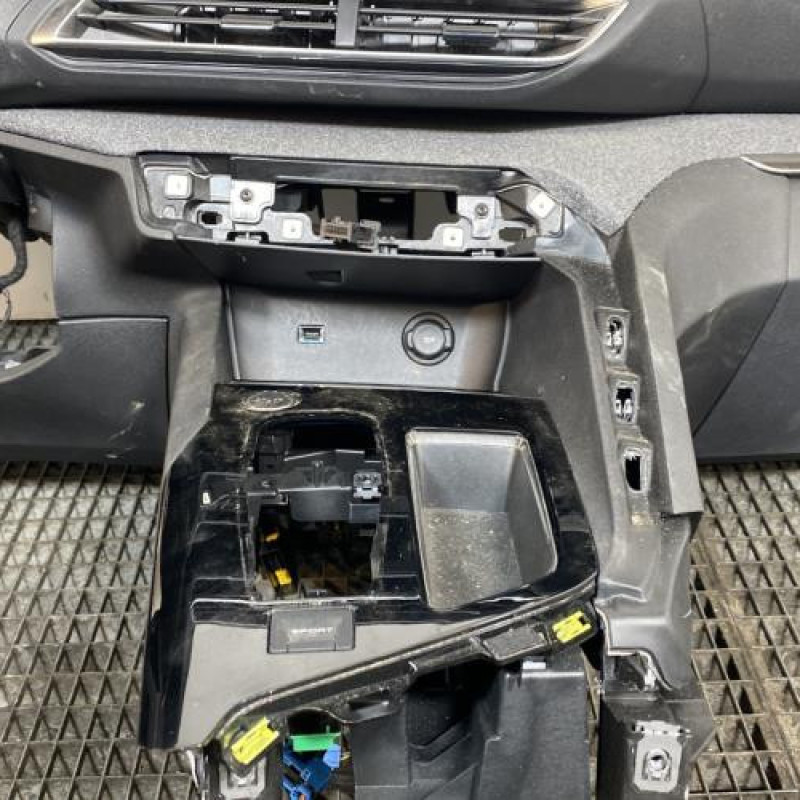 Planche de bord complete PEUGEOT 3008 2 Photo n°5