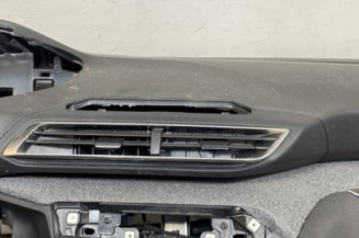 Planche de bord complete PEUGEOT 3008 2