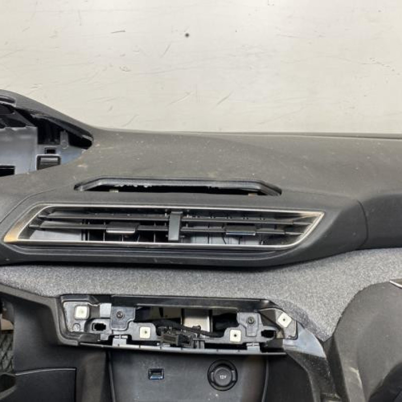Planche de bord complete PEUGEOT 3008 2 Photo n°6