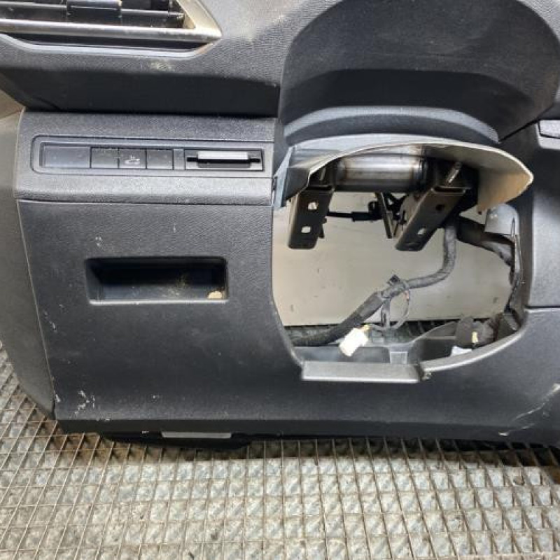 Planche de bord complete PEUGEOT 3008 2 Photo n°8