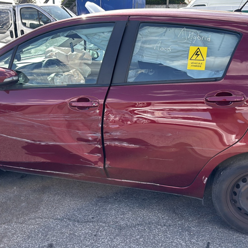 TOYOTA YARIS 3 PHASE 3 1.5i - 16V HYBRID Photo n°7