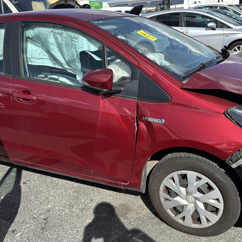 TOYOTA YARIS 3 PHASE 3 1.5i - 16V HYBRID Photo n°8