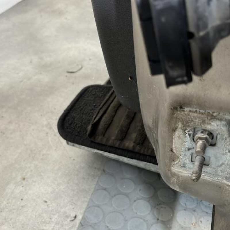 Porte avant gauche RENAULT CLIO 3 Photo n°8