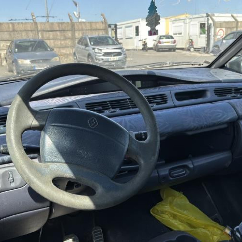 Porte avant gauche RENAULT GRAND ESPACE 3 Photo n°18