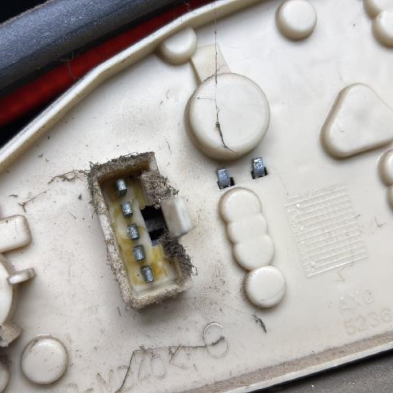 Feu arriere principal gauche (feux) PEUGEOT 106 Photo n°3