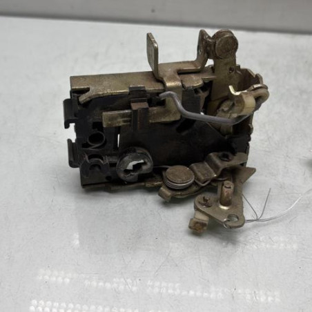 Serrure avant droit PEUGEOT 106