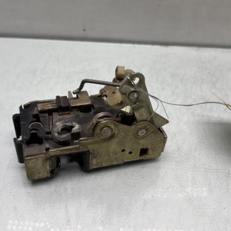 Serrure avant droit PEUGEOT 106 Photo n°3