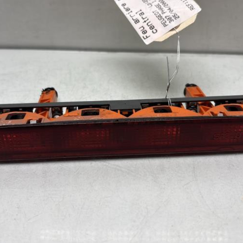 Feu arriere stop central PEUGEOT 307 Photo n°1