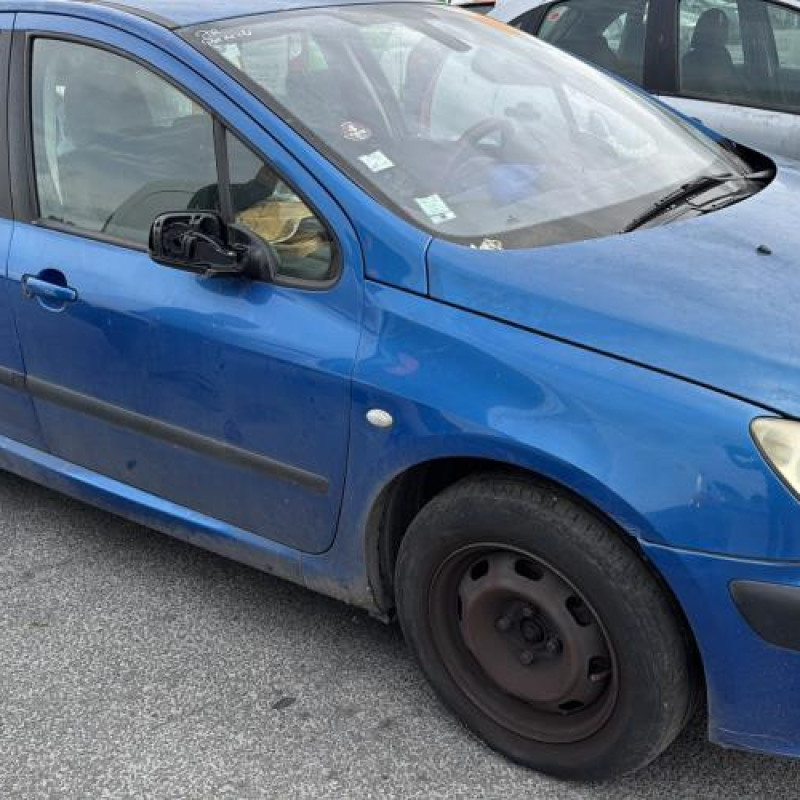 Feu arriere stop central PEUGEOT 307 Photo n°10