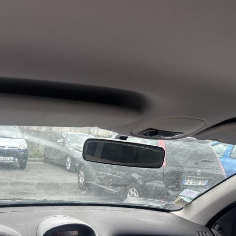 Arret de porte avant gauche PEUGEOT 206 Photo n°20