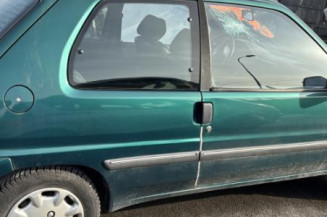 Anti brouillard droit (feux) PEUGEOT 106