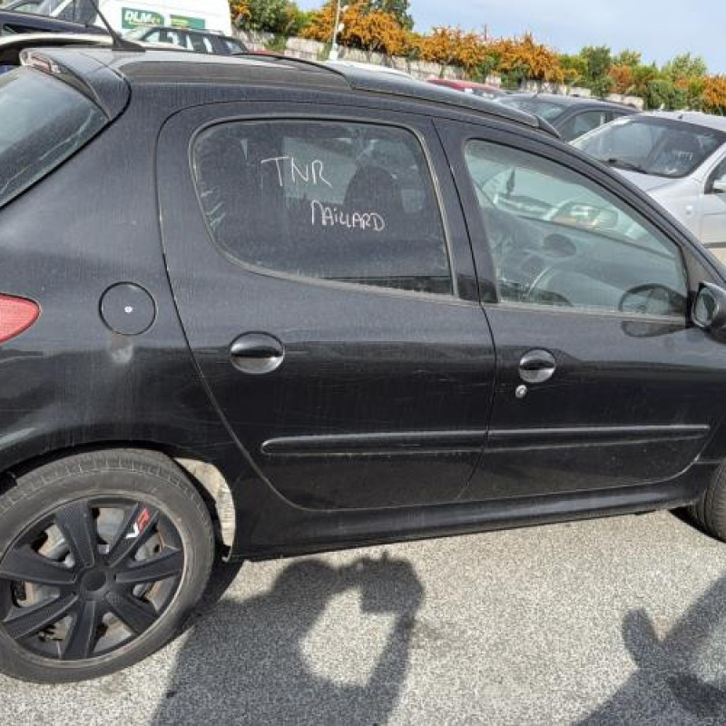 Vitre avant droit PEUGEOT 206 Photo n°10