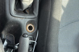 Vitre avant droit PEUGEOT 206