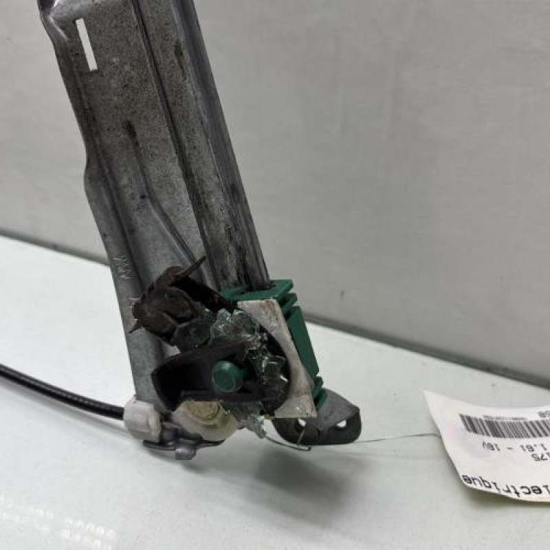 Leve vitre electrique avant droit RENAULT CLIO 3 Photo n°2