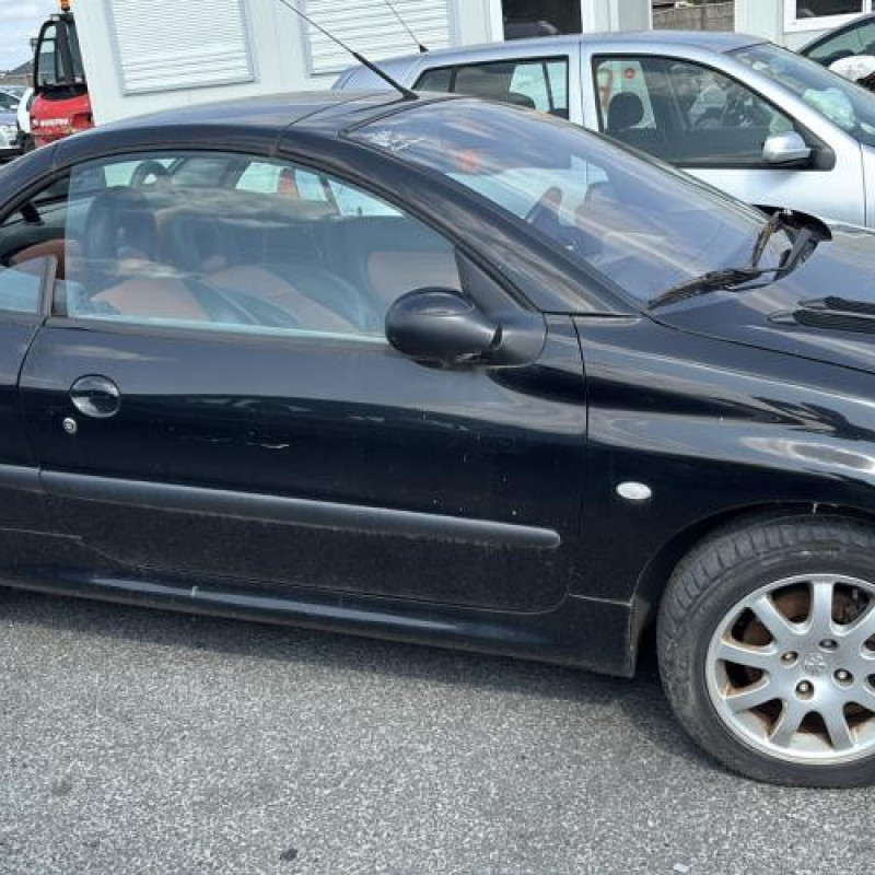 Pare boue avant droit PEUGEOT 206 Photo n°11