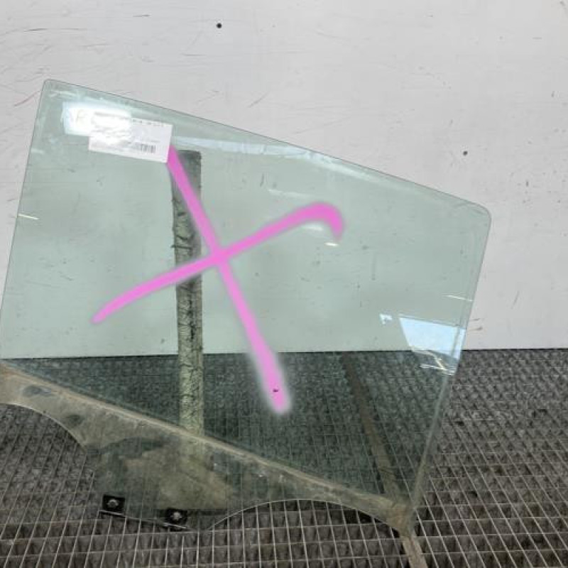 Vitre arriere droit DACIA SANDERO 2 Photo n°1