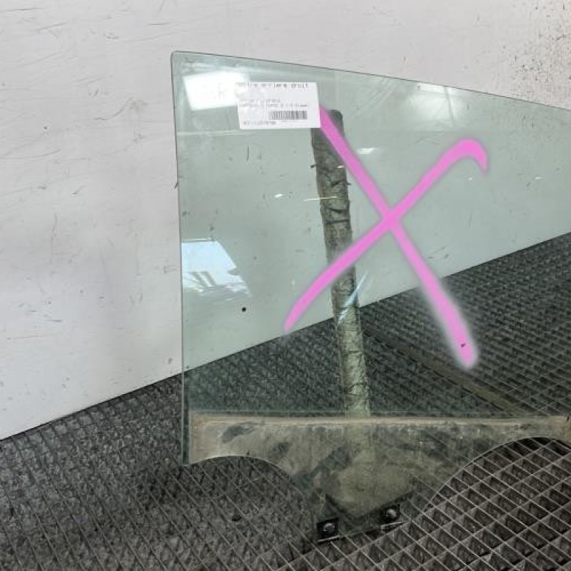 Vitre arriere droit DACIA SANDERO 2 Photo n°2