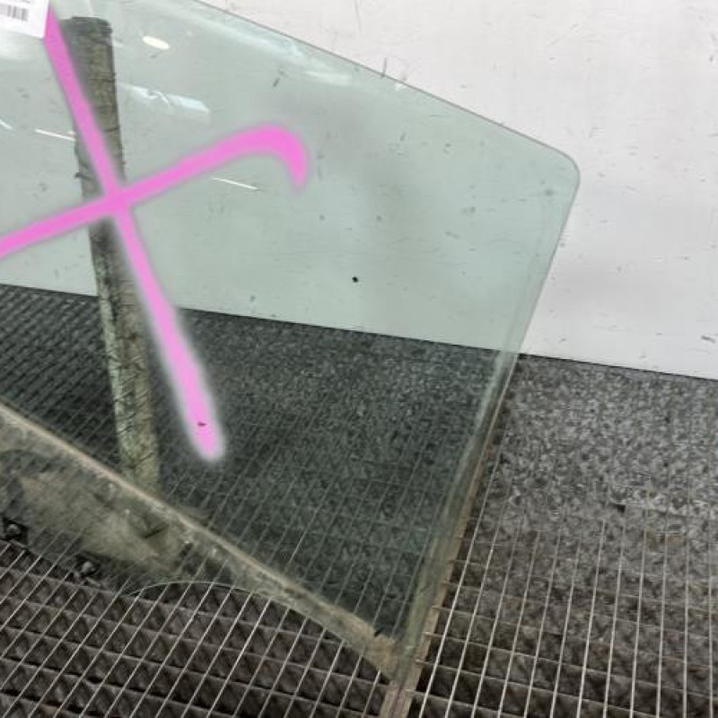 Vitre arriere droit DACIA SANDERO 2 Photo n°3