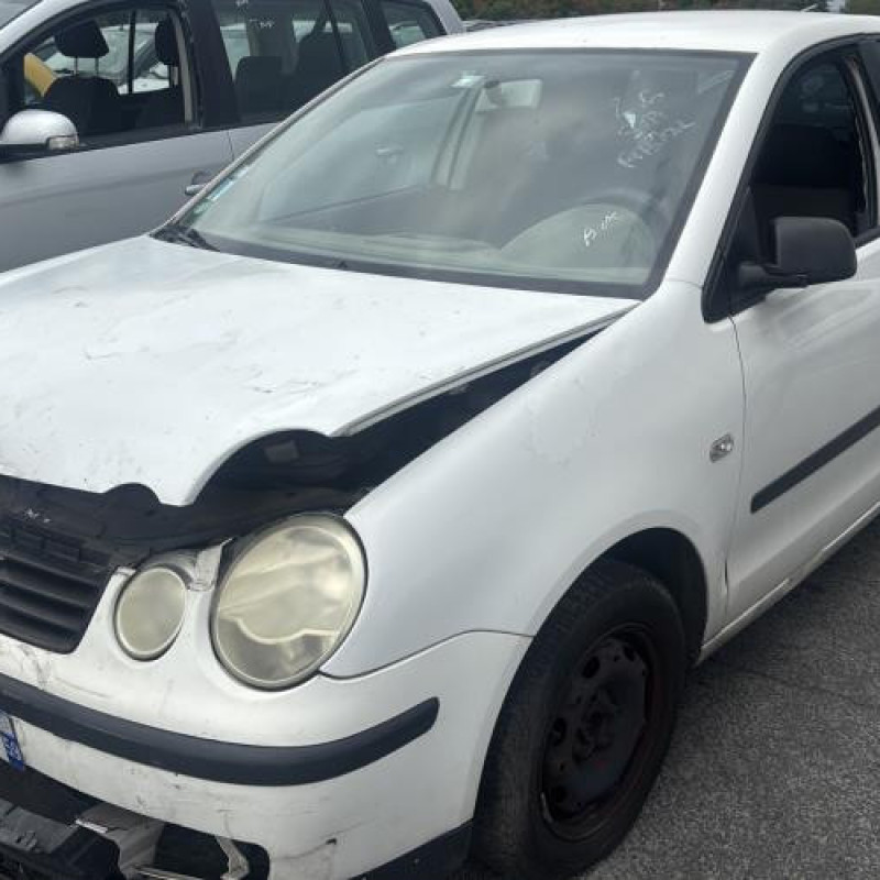 Attache ceinture avant droit VOLKSWAGEN POLO 4 Photo n°4