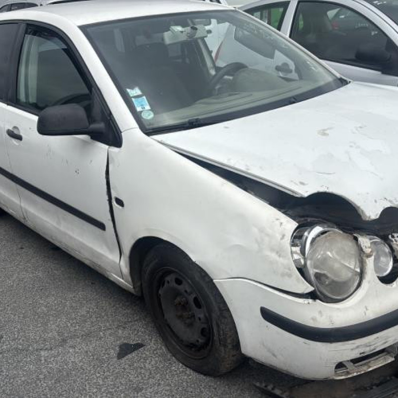 Attache ceinture avant droit VOLKSWAGEN POLO 4 Photo n°5
