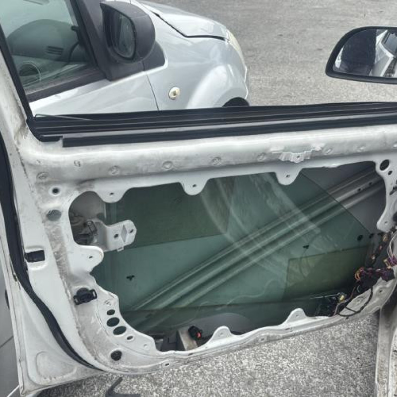 Attache ceinture avant droit VOLKSWAGEN POLO 4 Photo n°12