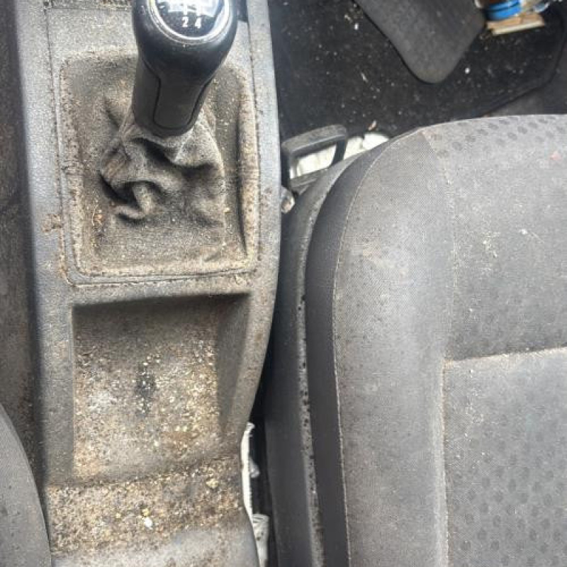 Attache ceinture avant droit VOLKSWAGEN POLO 4 Photo n°19