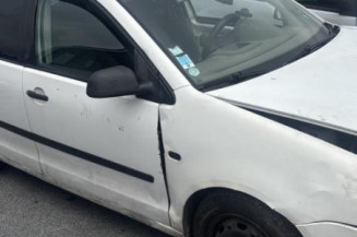 Retroviseur gauche VOLKSWAGEN POLO 4