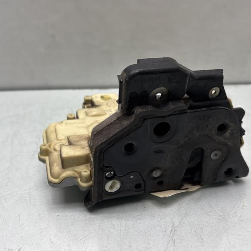 Serrure arriere droit AUDI A3 2 Photo n°1